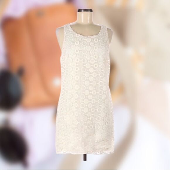 Like 🆕 PINK OWL white dress with lace-like embroidered overlay, size M - Picture 2 of 7